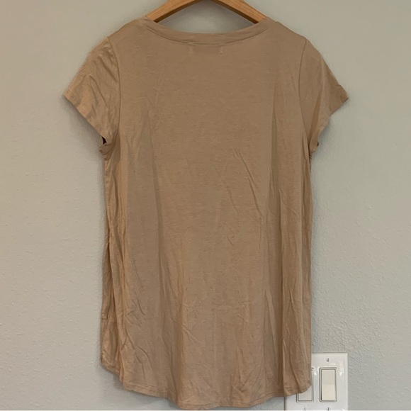 NWT Taylor Grace taupe super-soft tee L. - Picture 2 of 6